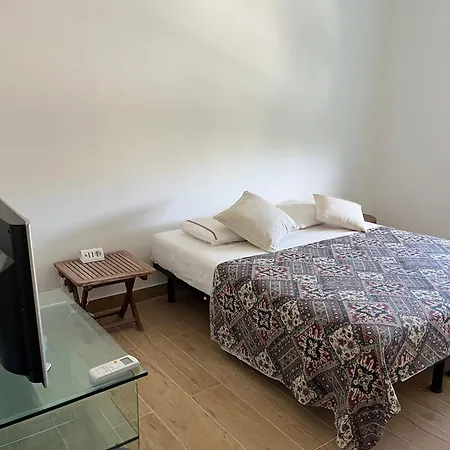 Puglia Low-cost, Holiday بيت ضيافة برينديسي